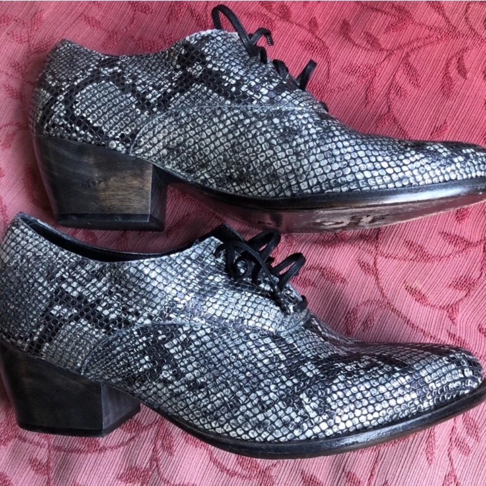 Calleen Cordero silver and black oxfords